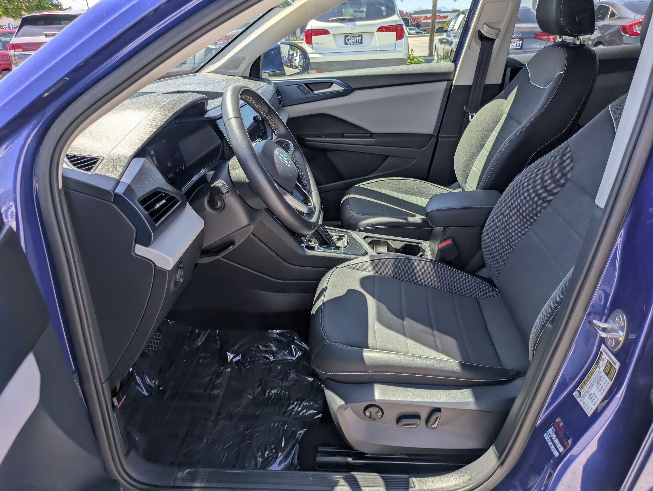 Certified Used 2023 Blue Volkswagen SE image 16