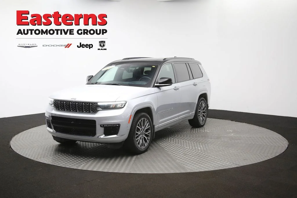 Used 2024 Silver Jeep Summit image 59