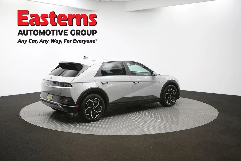 Used 2023 Gray Hyundai SEL image 41