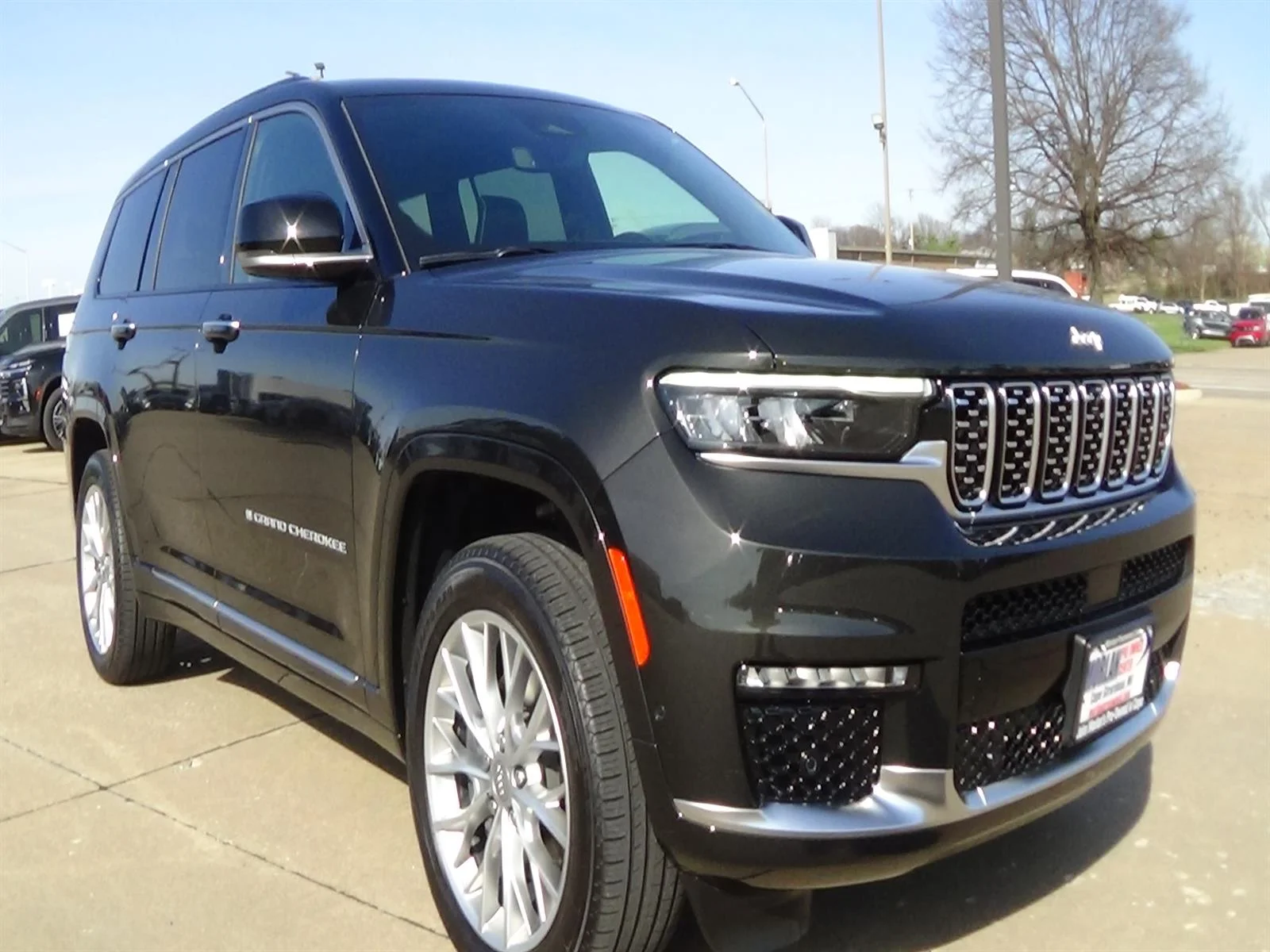 Used 2024 Rocky Mountain Pearl Coat (pfj) Jeep Summit image 4