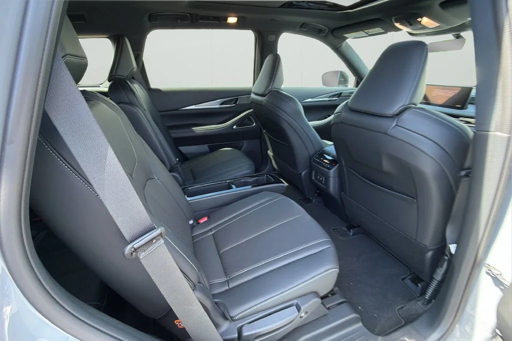 New 2027 HARBOR GRAY INFINITI Sport AWD image 12