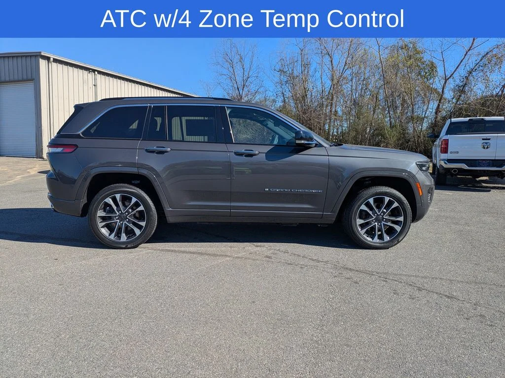 Used 2022 Gray Jeep Overland 4xe image 3