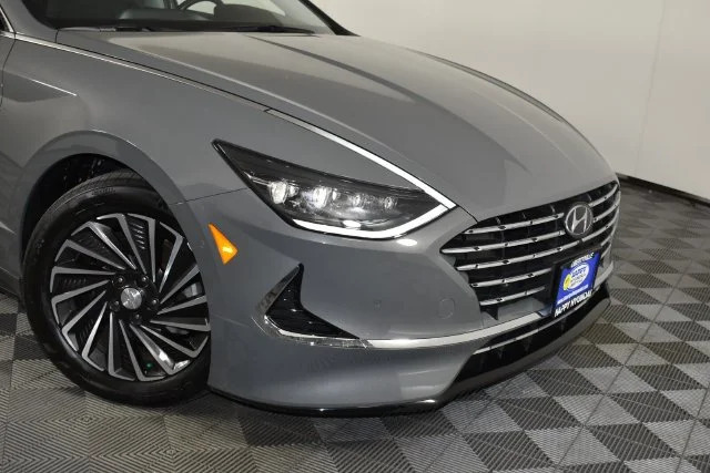 Used 2023 Gray Hyundai Limited image 2