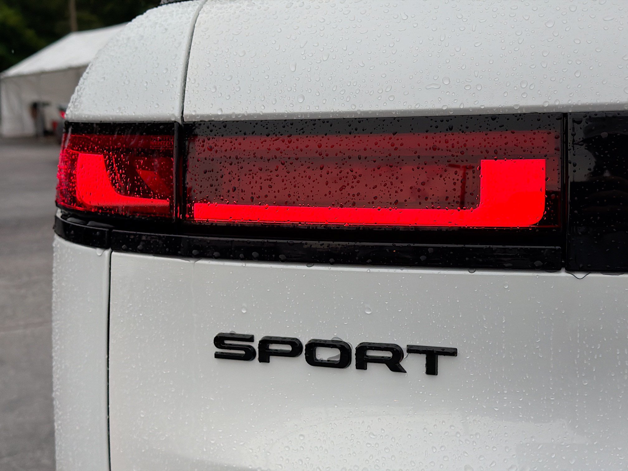 New 2026 Ostuni Pearl White Land Rover SE image 10