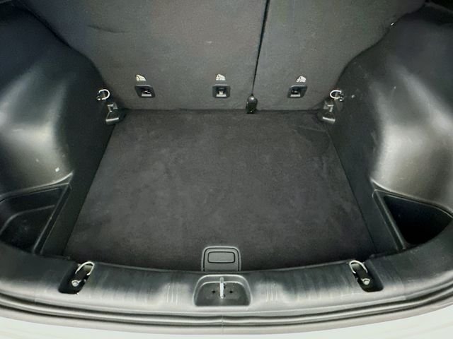 Used 2025 White Jeep Latitude image 30