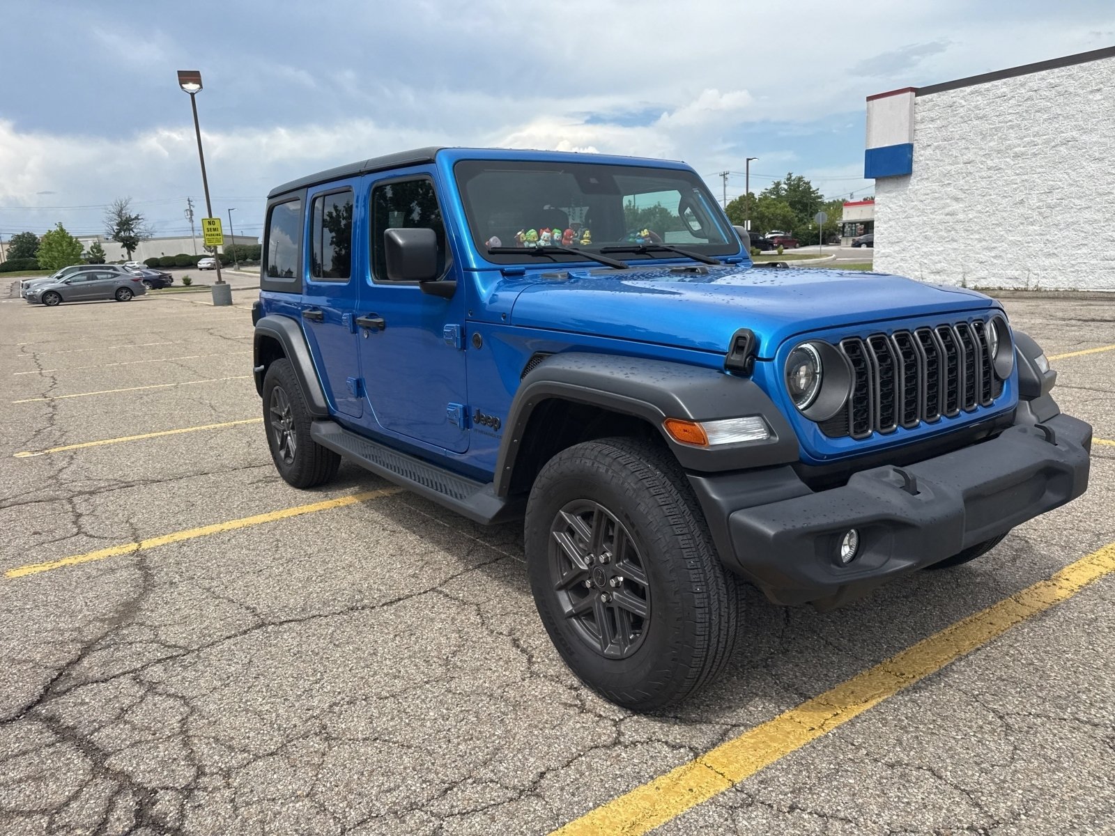 Used 2024 Hydro Blue Pearlcoat Jeep Sport S image 15
