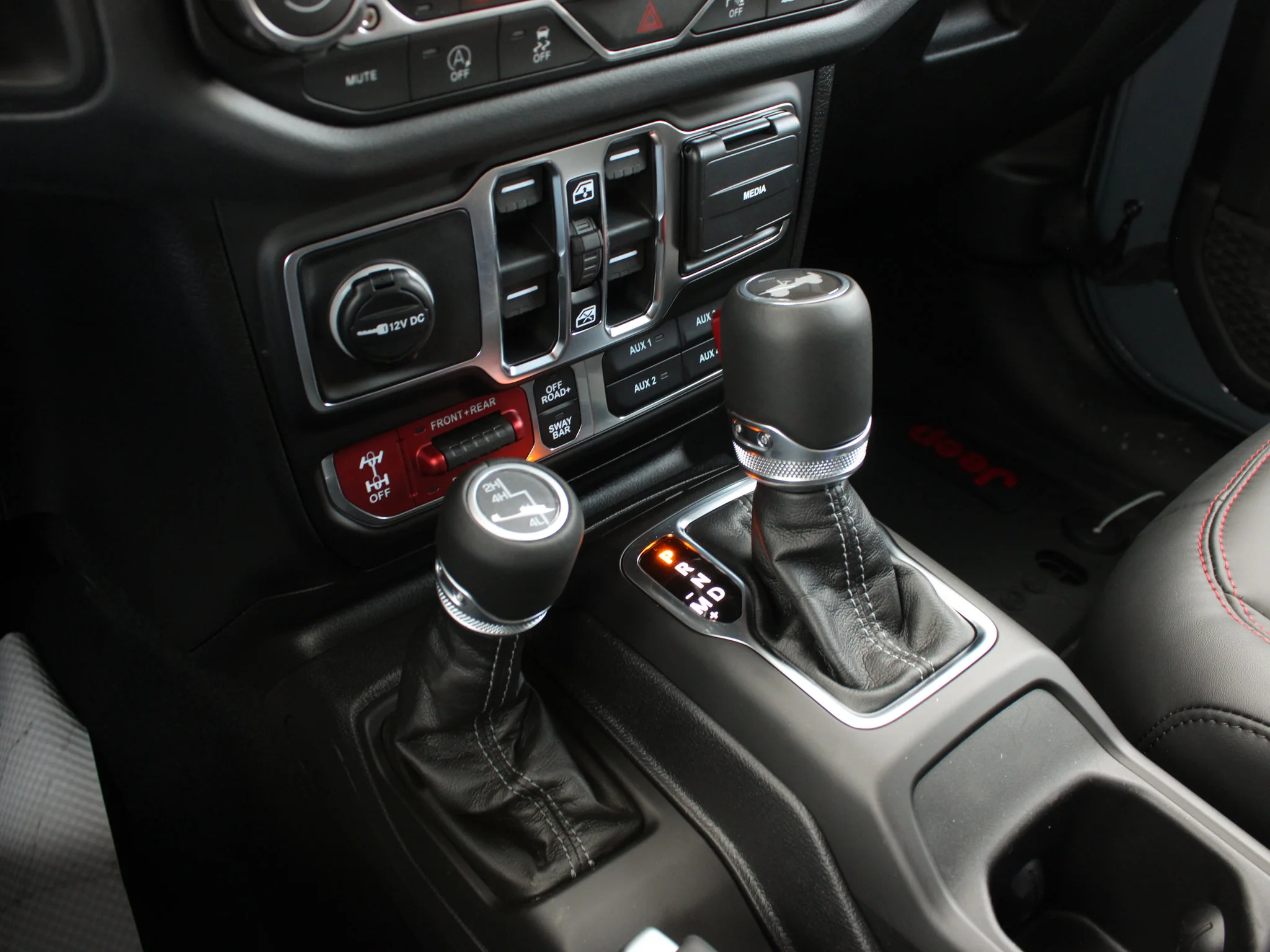 New 2026 Dark blue Jeep Rubicon* 4 Door 4x4, Nappa Leather, Safety Group, Front/Rear Lockers image 19