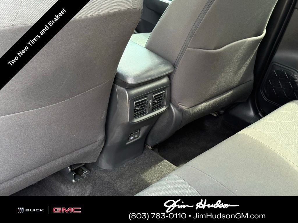 Used 2022 Silver Toyota XLE image 27