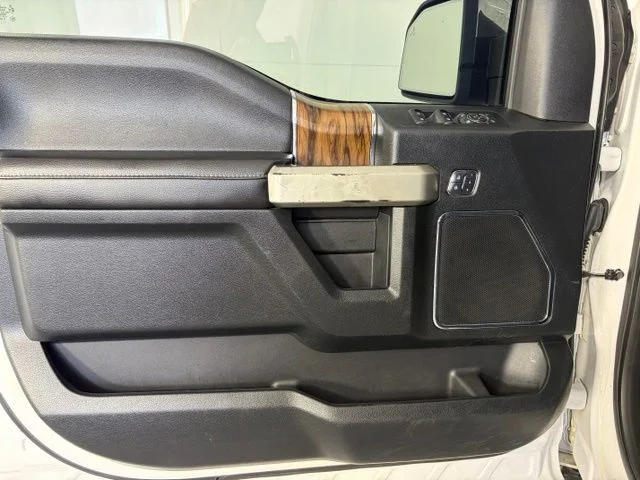 Used 2018 White Platinum Clearcoat Metallic Ford Lariat image 16