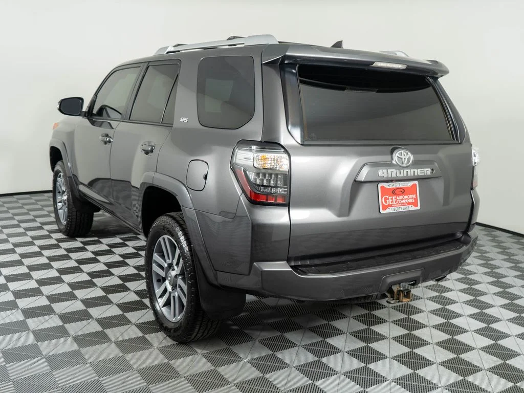 Used 2016 Gray Toyota SR5 Premium image 4