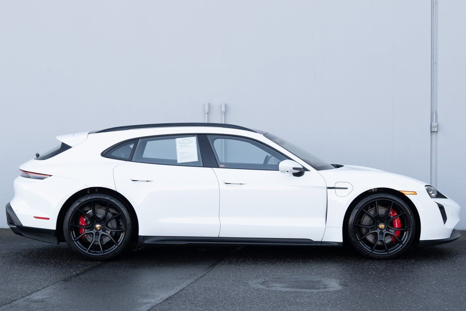 2024 Porsche Taycan GTS - Photo 28