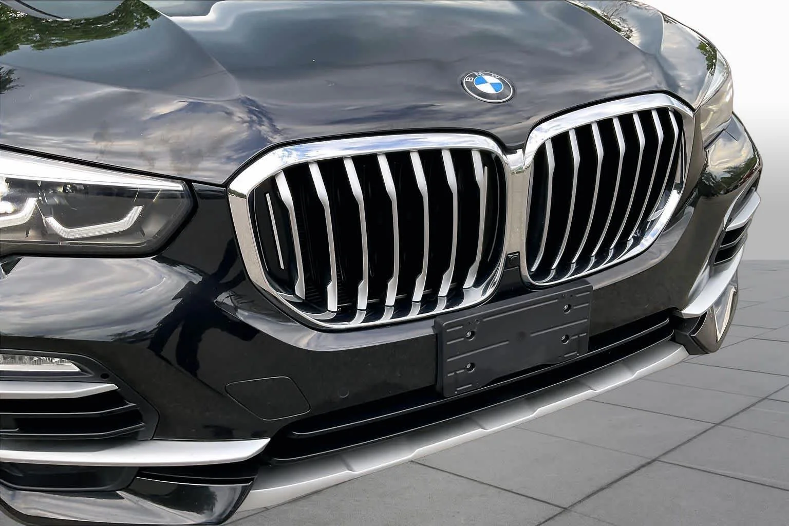 Used 2021 Black Sapphire Metallic BMW xDrive40i image 31