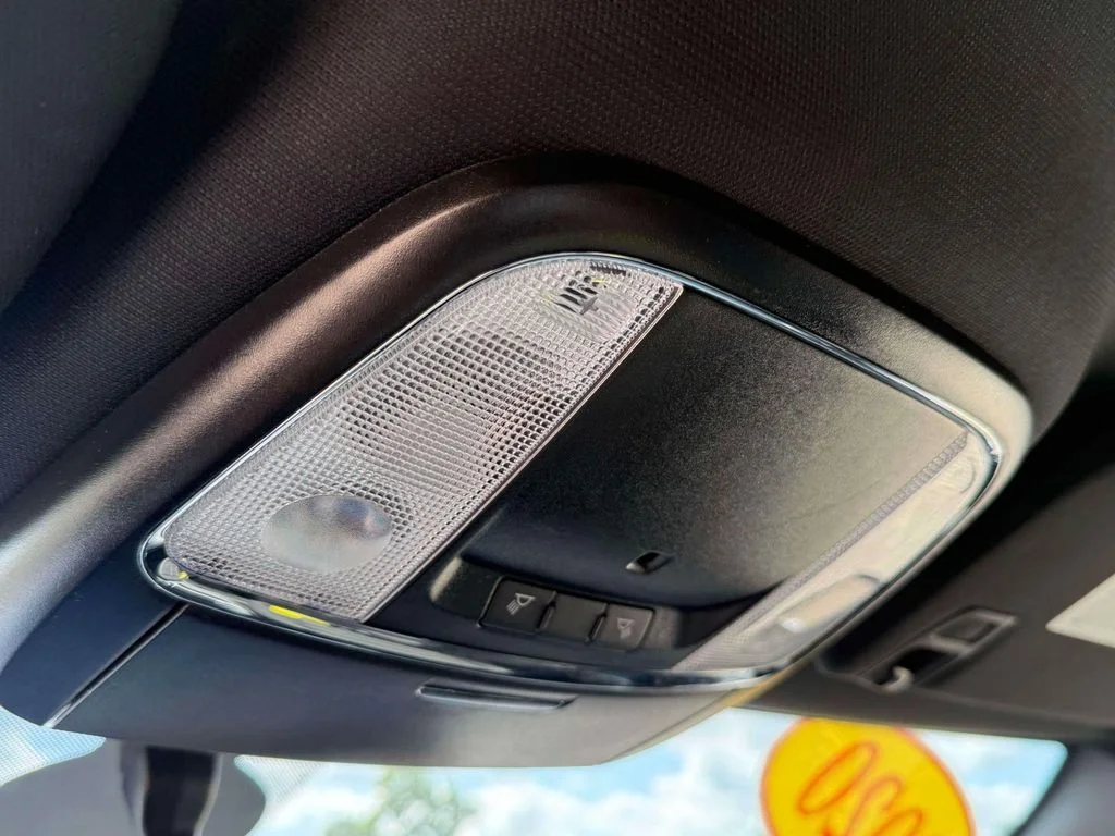 Used 2020 White Jeep Laredo E image 28
