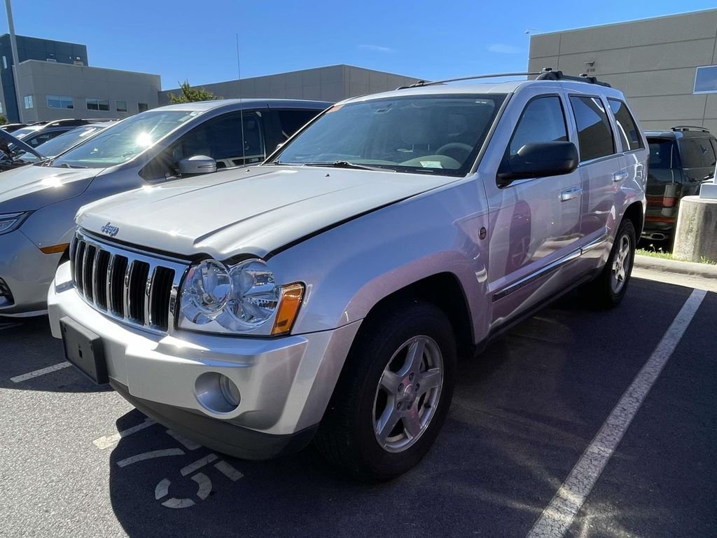 Used 2006 Bright Silver Metallic Clearcoat Jeep Limited image 2
