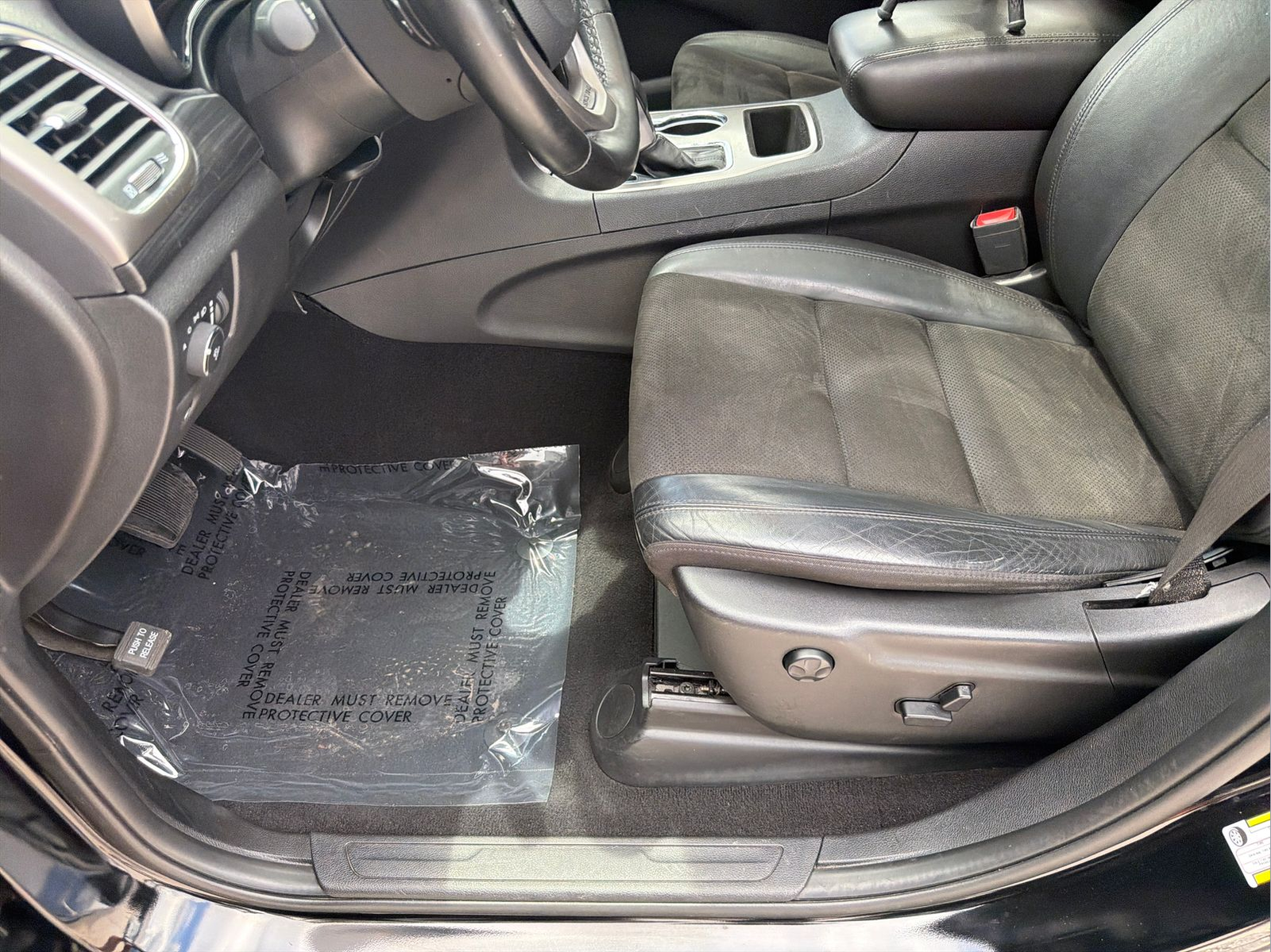 Used 2021 Diamond Black Jeep Laredo X image 23