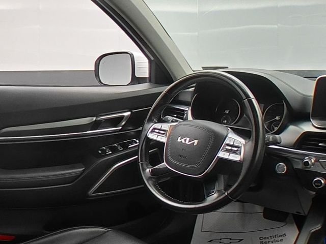 Used 2022 White Kia LX image 35