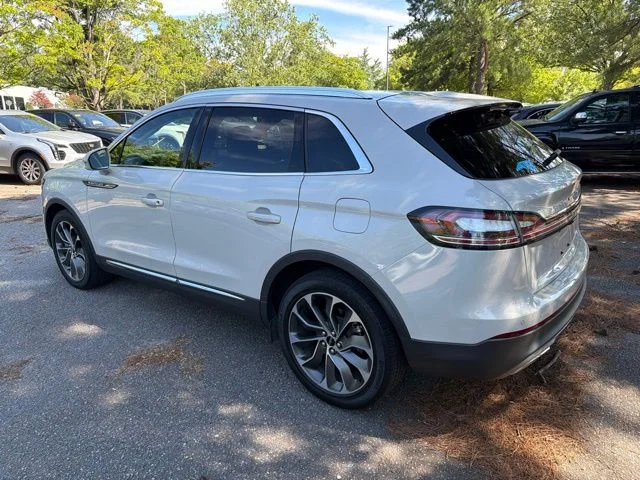 Used 2021 White Lincoln Reserve image 3