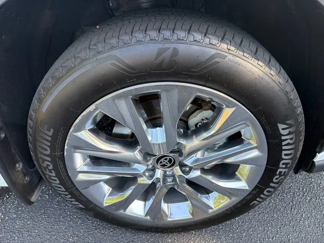 Used 2024 Off-white Toyota Limited image 12