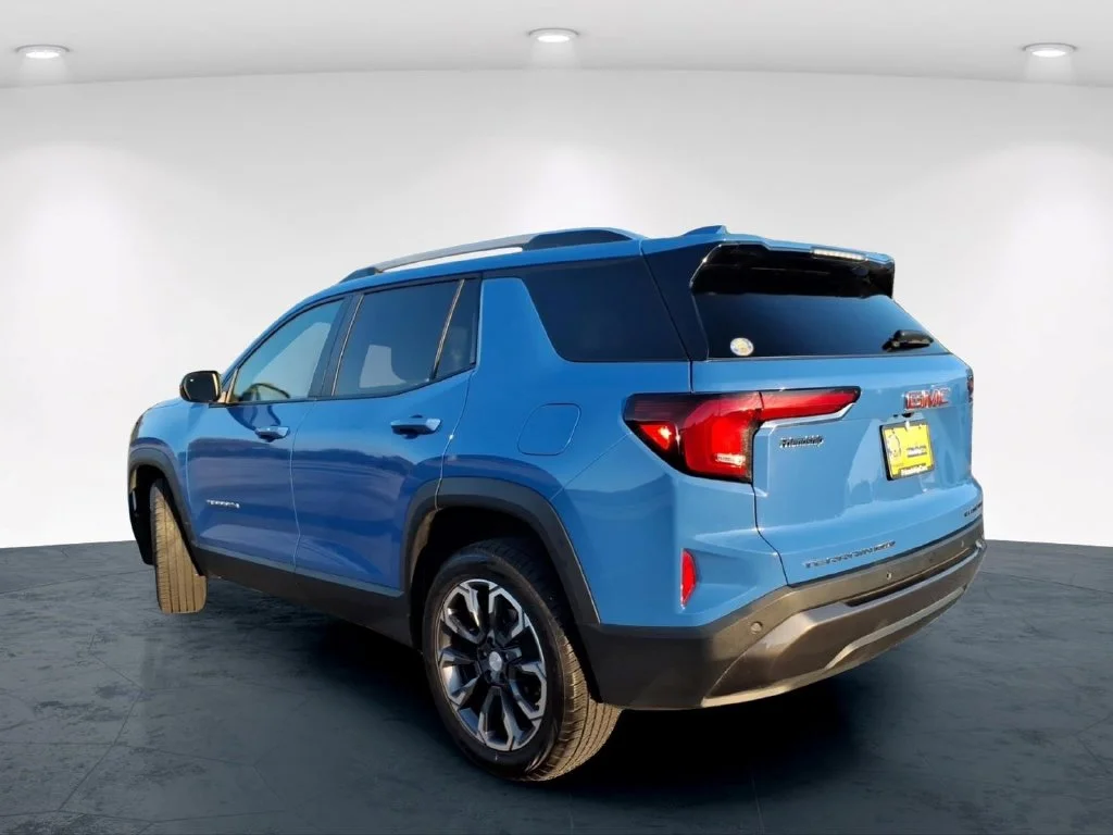 Used 2025 Blue GMC Elevation image 14