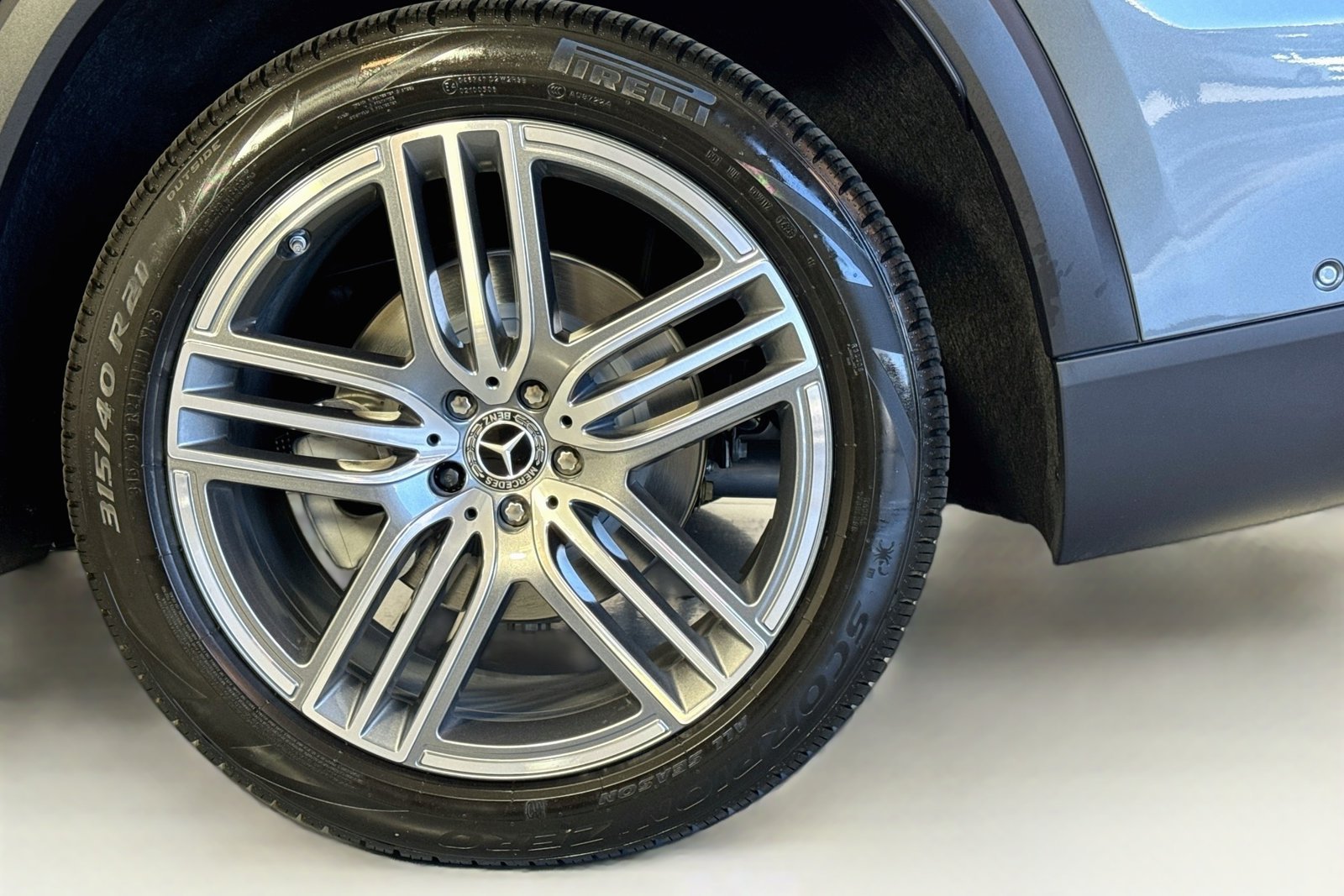 New 2026 Selenite Grey Metallic Mercedes-Benz GLS 450 image 30