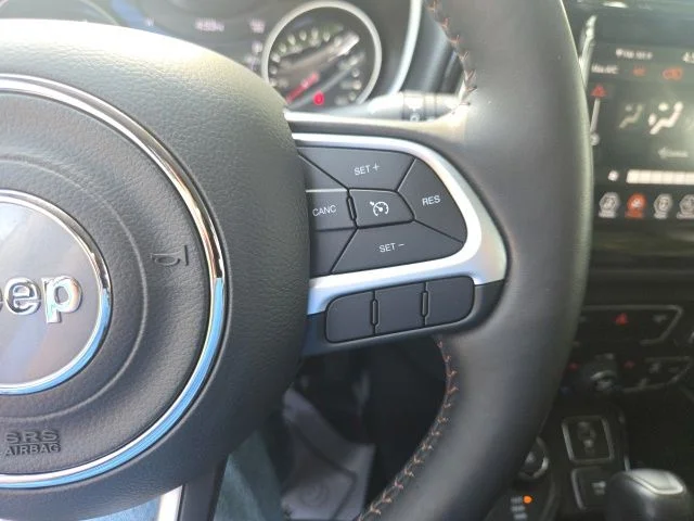 Used 2020 Silver Jeep Limited image 25