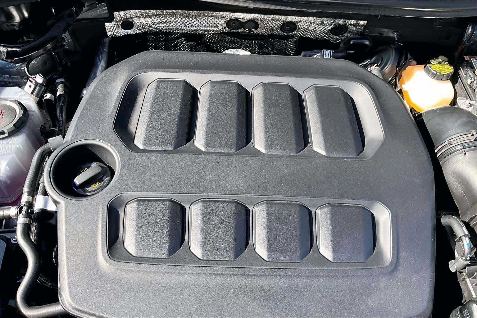 New 2026 Platinum Gray Metallic Volkswagen 2.0T SE image 17