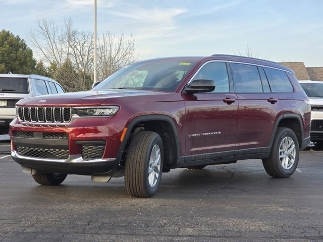 New 2026 Velvet Red Pearl-Coat Exterior Paint Jeep Laredo image 26