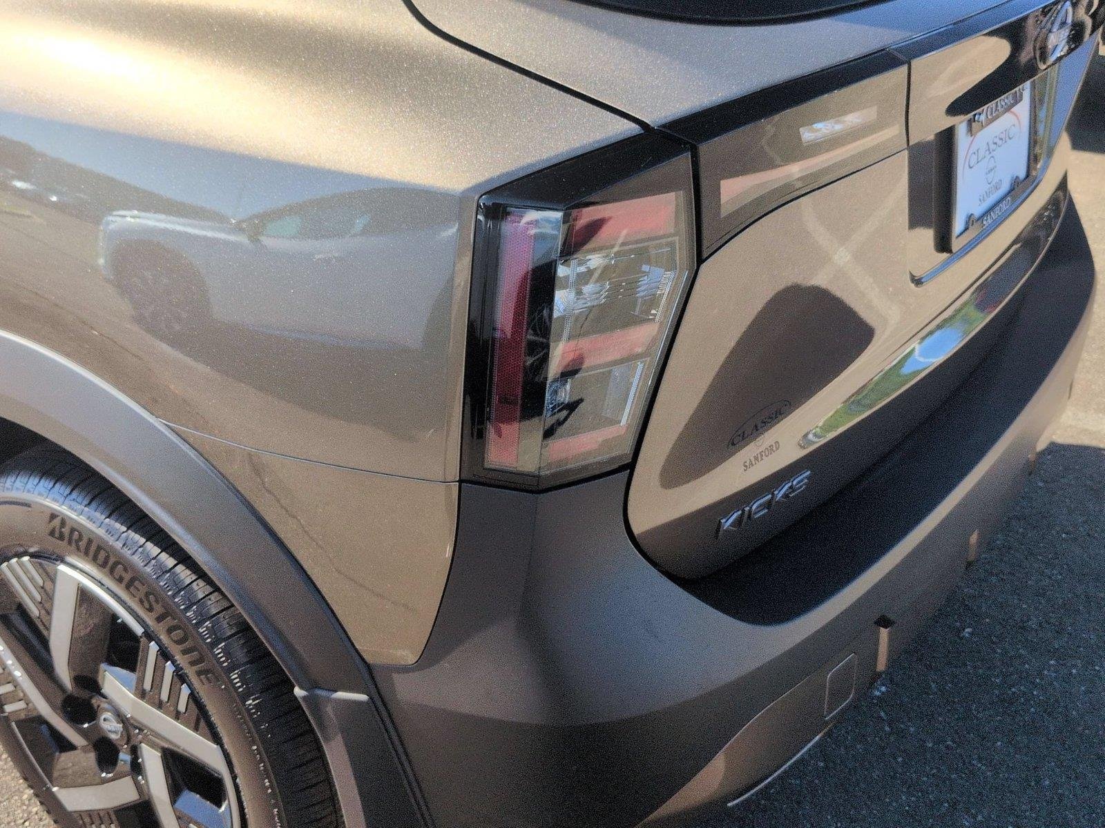New 2027 Canyon Bronze Metallic Nissan SV image 11
