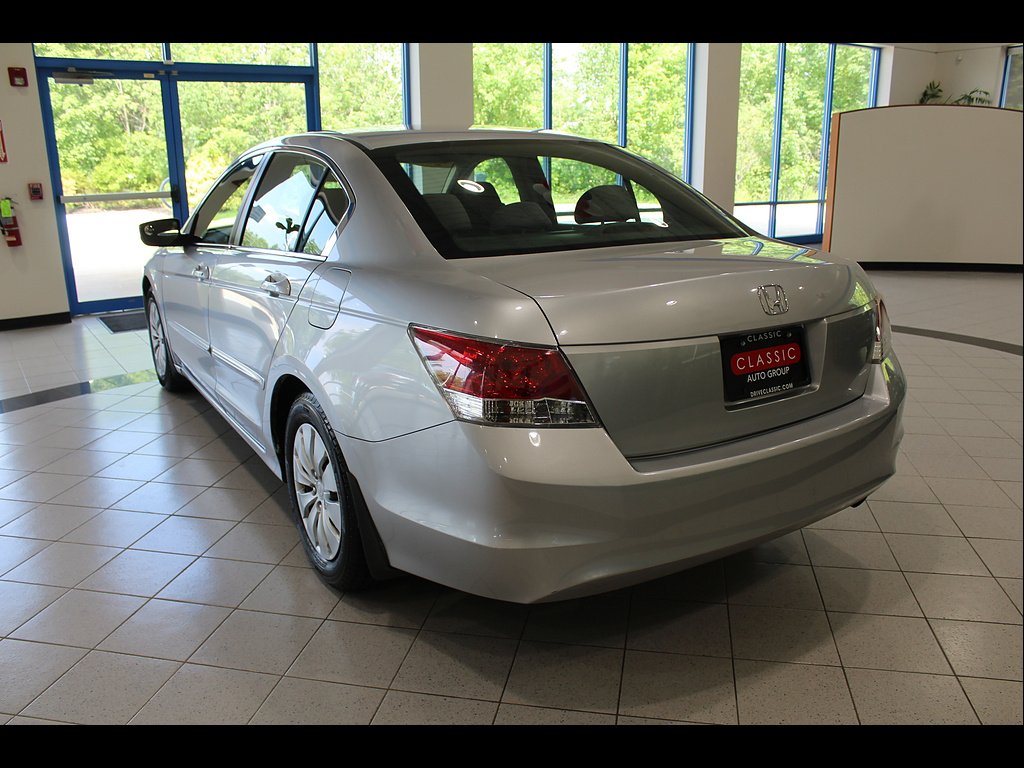 Used 2008 Alabaster Silver Metallic Honda LX image 7
