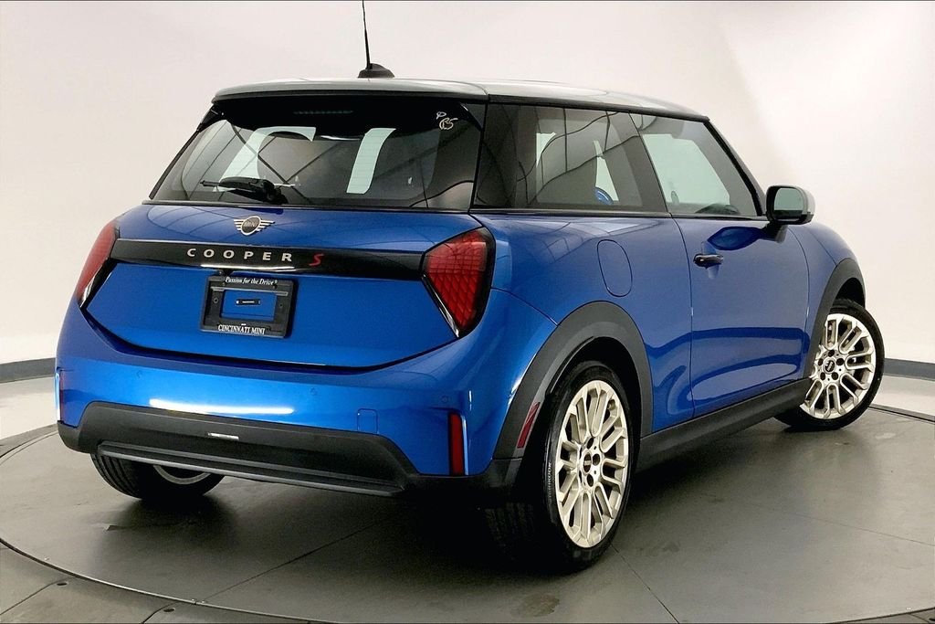 Certified Used 2025 Icy Sunshine Blue Metallic MINI  image 12