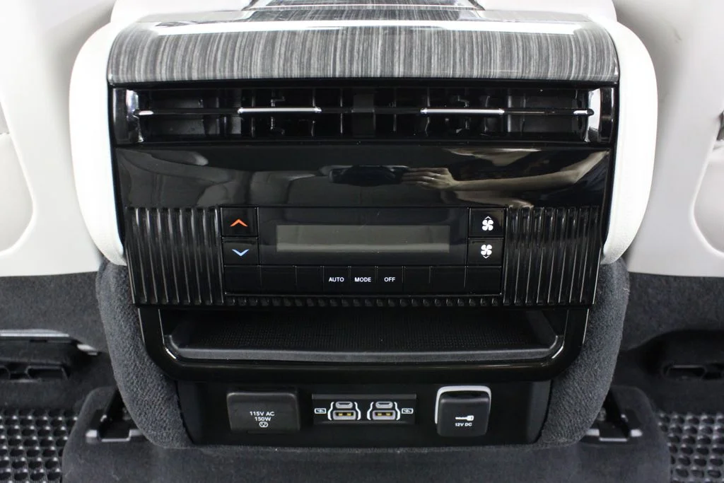 Used 2022 White Jeep Series II image 18