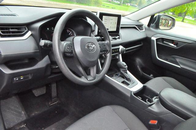 Certified Used 2025 SILVER SKY METALLIC Toyota  image 9