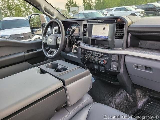 New 2025 Oxford White Ford F-550® XL image 52