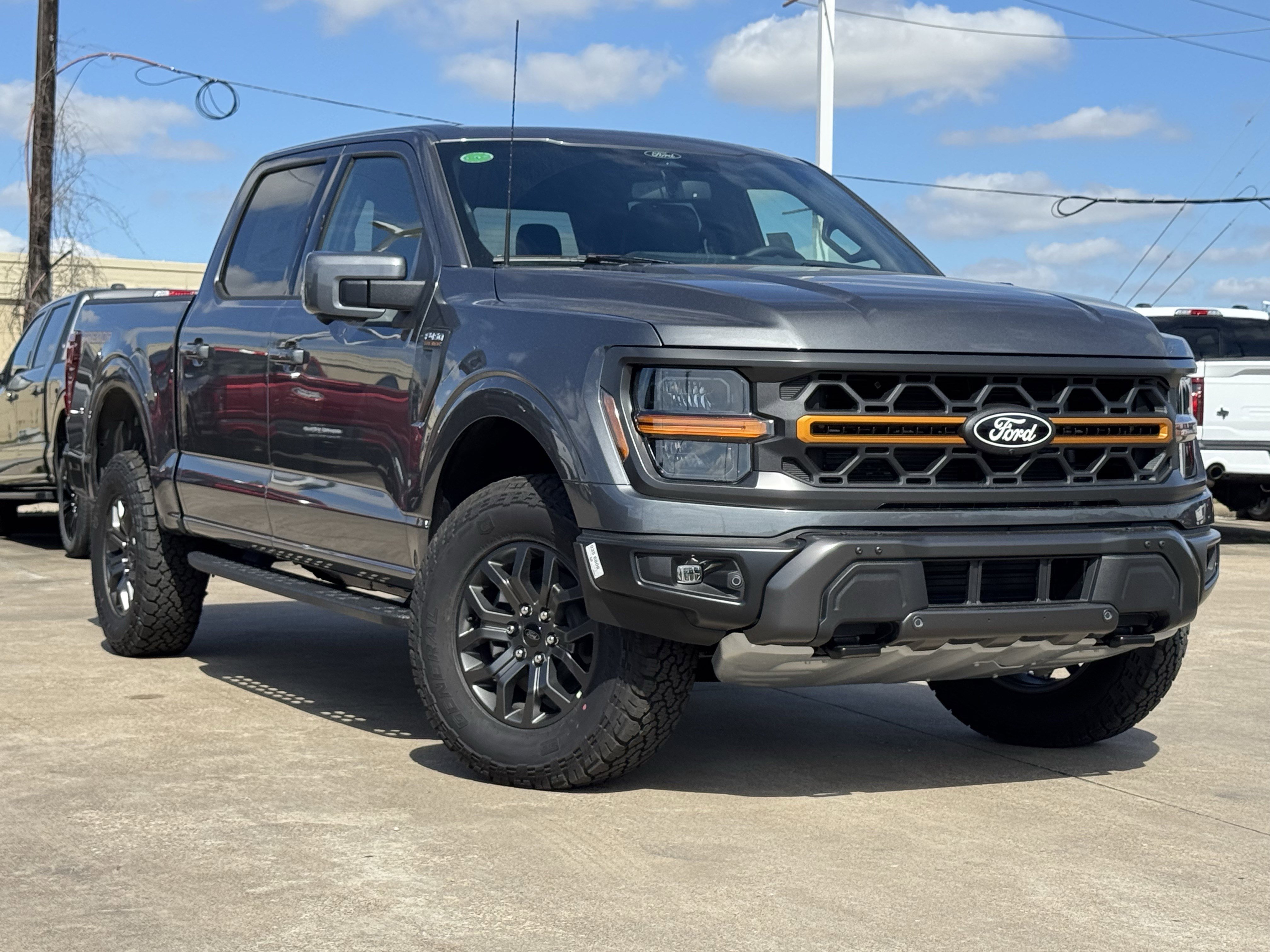 New 2026 Carbonized Gray Metallic Ford Tremor image 2