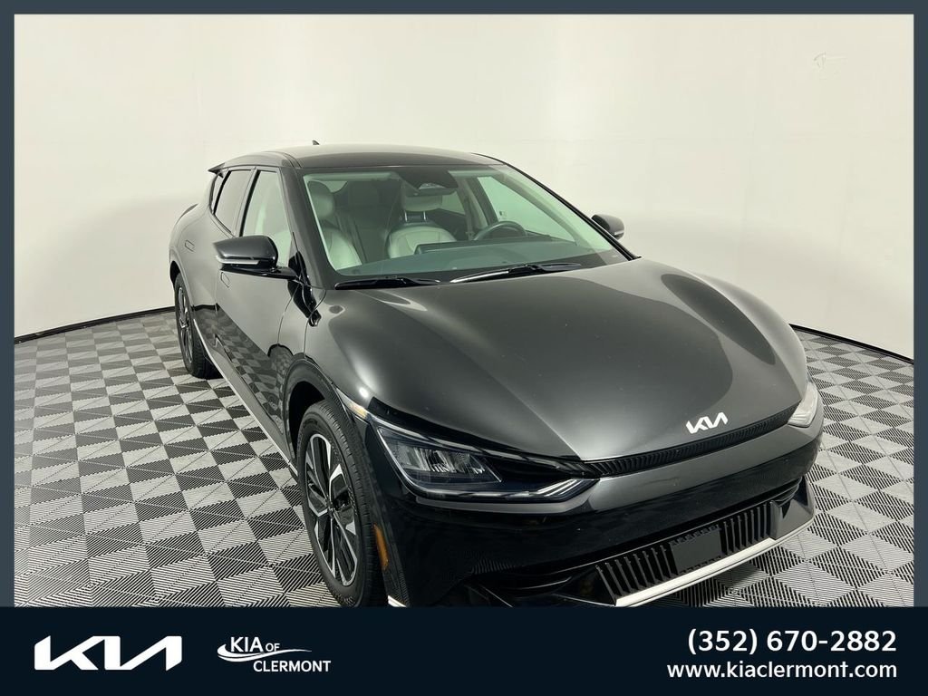 Certified Used 2024 Black Kia Wind image 1