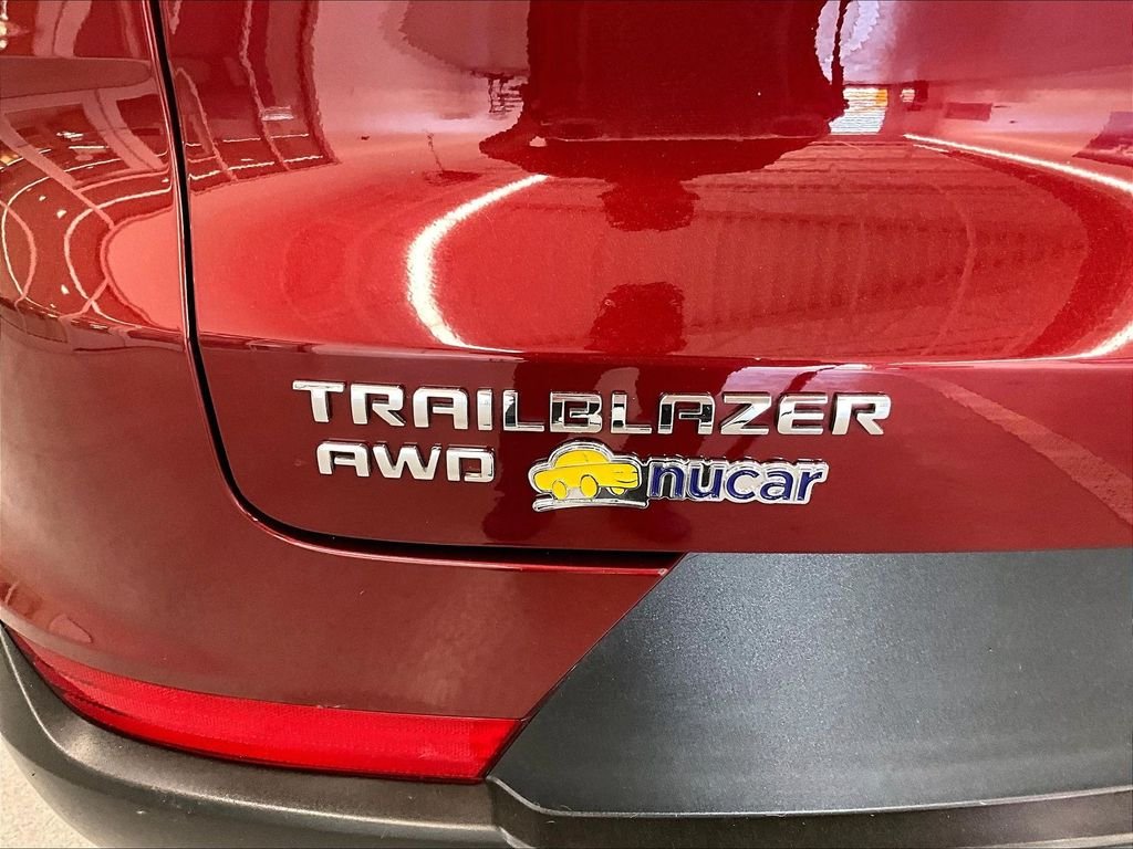 Used 2025 Red Chevrolet LT image 27