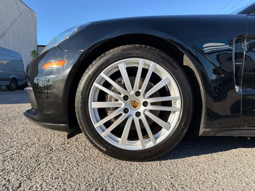 Used 2018 Black Porsche Base image 6