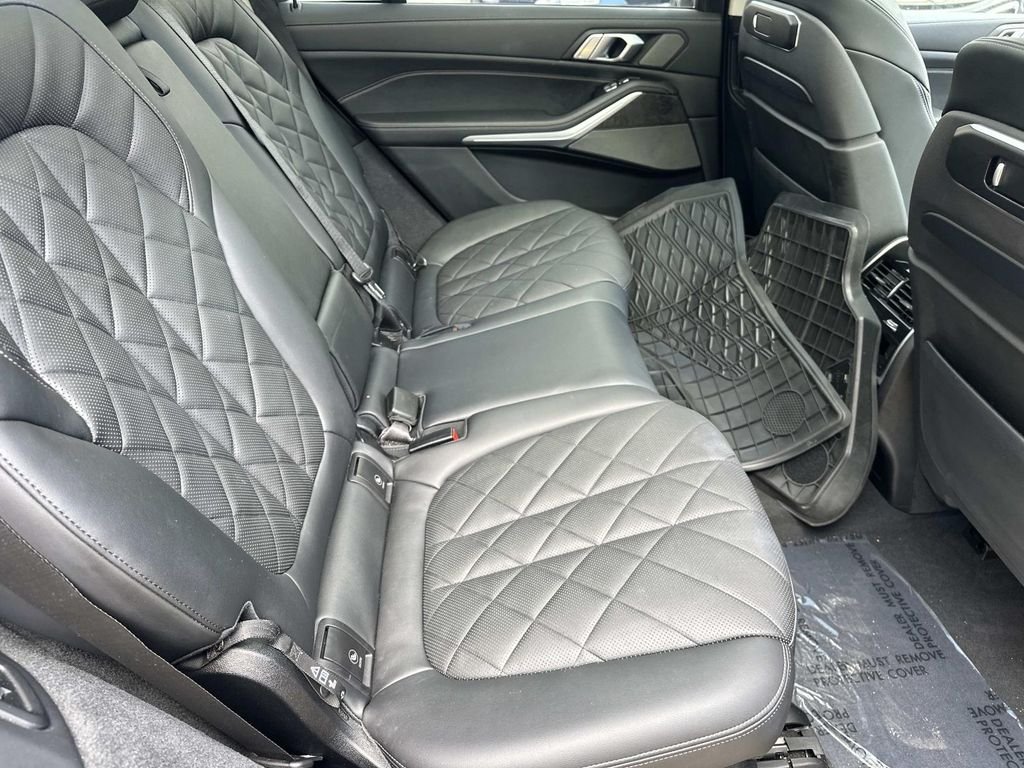 Used 2024 Black Sapphire Metallic BMW xDrive40i image 13