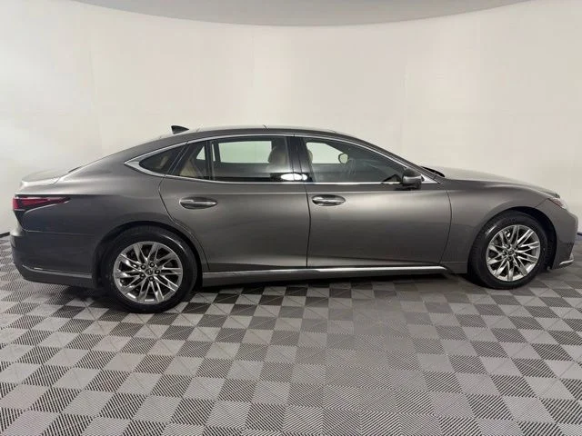 Used 2022 Silver Lexus 500 Base image 9