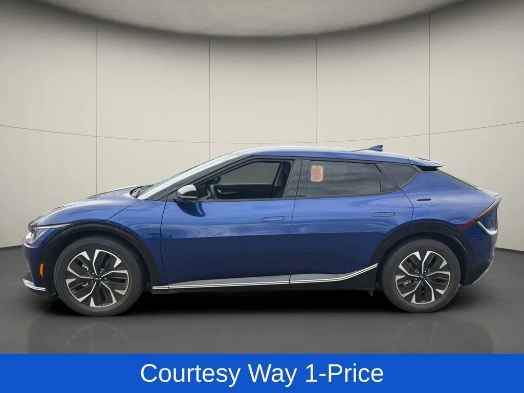 Used 2023 Blue Kia Wind image 5
