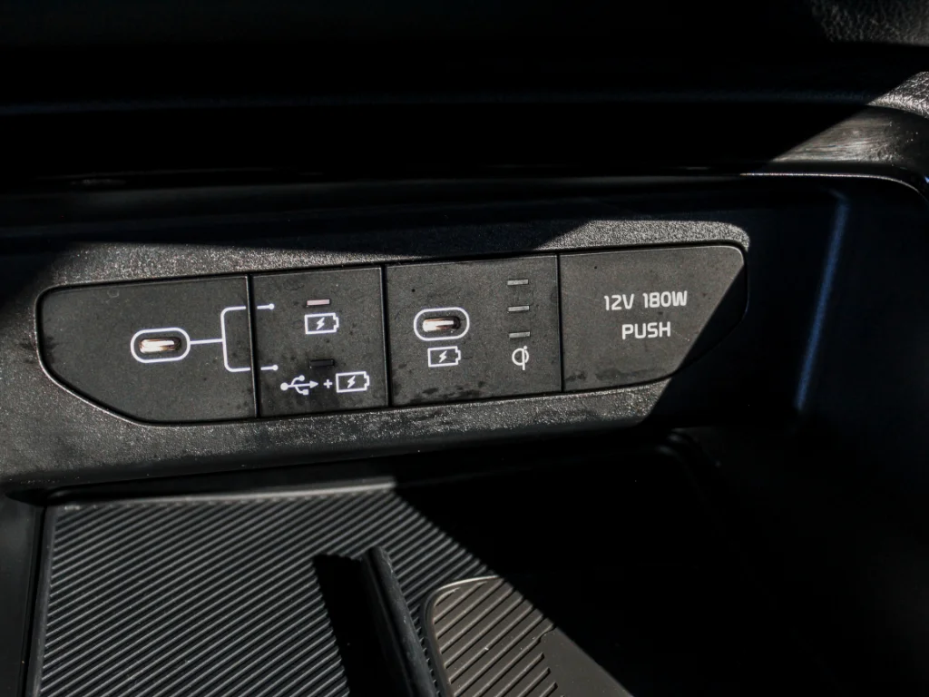 Used 2025 Snow White Pearl Kia GT-Line image 20