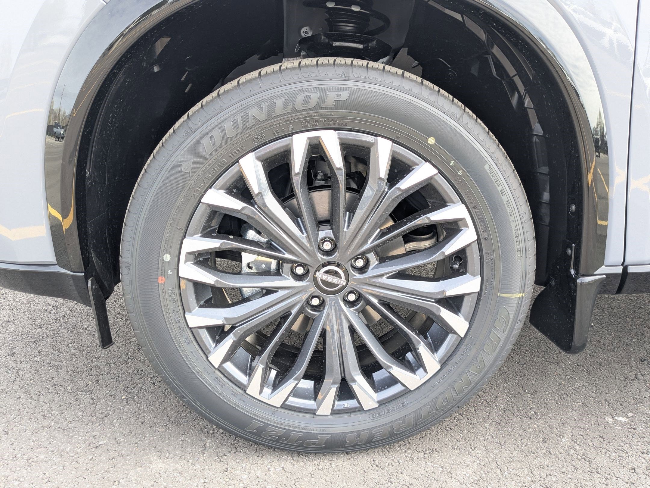 New 2026 Boulder Gray Pearl/Super Black Nissan Platinum image 17