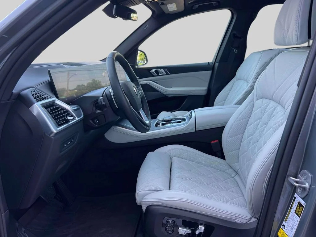 Used 2024 Skyscraper Grey Metallic BMW xDrive40i image 18