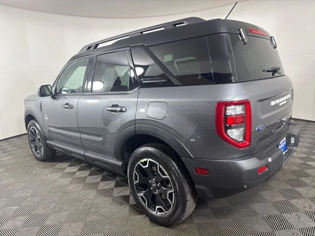 New 2025 Carbonized Gray Metallic Ford Outer Banks image 6