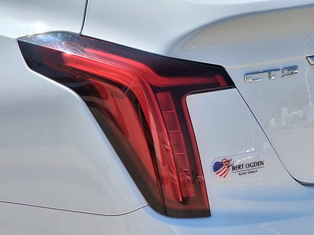 Used 2020 SUMMIT WHITE Cadillac Luxury image 8