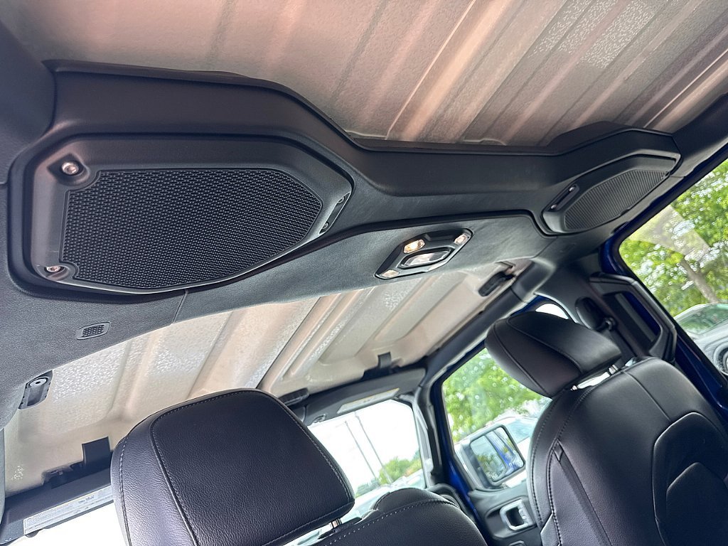 Used 2020 Ocean Blue Metallic Clearcoat Jeep Freedom image 12