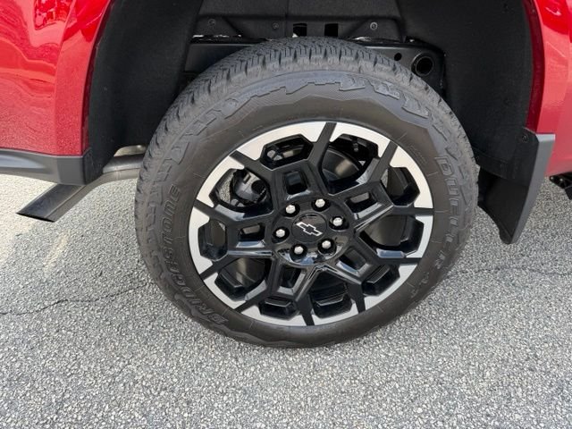 Used 2026 Red Chevrolet Z71 image 5