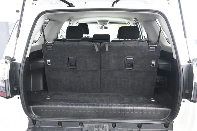 Used 2018 White Toyota SR5 image 9
