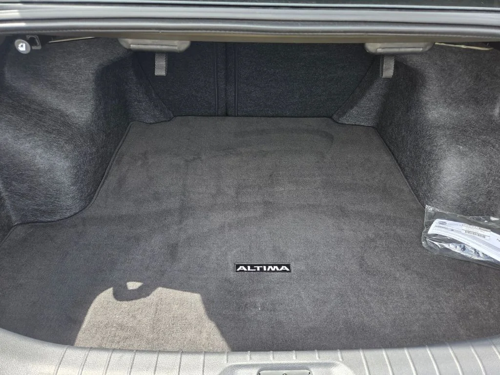 Used 2025 Black Nissan 2.5 SV image 25