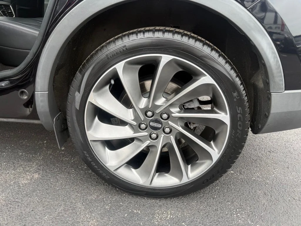 Used 2019 Black Lincoln Reserve image 42